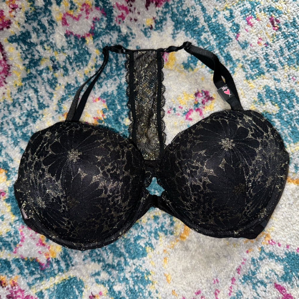 NEW Victoria’s Secret push up bra
